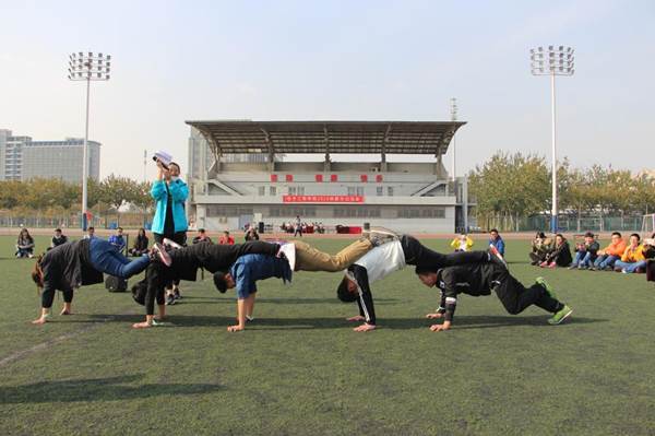 说明: //www.gunqiuweb.com/_mediafile/tute01/2016/11/08/7d9c7ksrjg.jpg