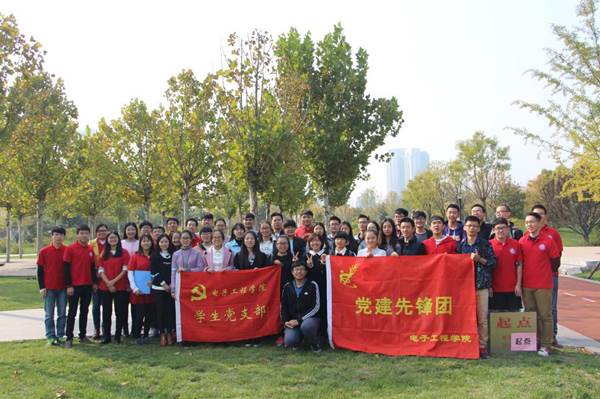 说明: //www.gunqiuweb.com/_mediafile/tute01/2016/11/01/1m2ed9u8jp.jpg
