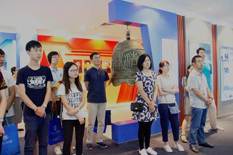说明: 说明: //www.gunqiuweb.com/_mediafile/tute01/2017/05/23/2u3mnhp78b.jpg